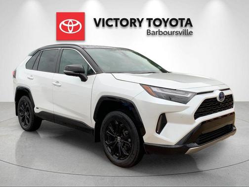 Pear 2024 Toyota RAV4 Hybrid SE
