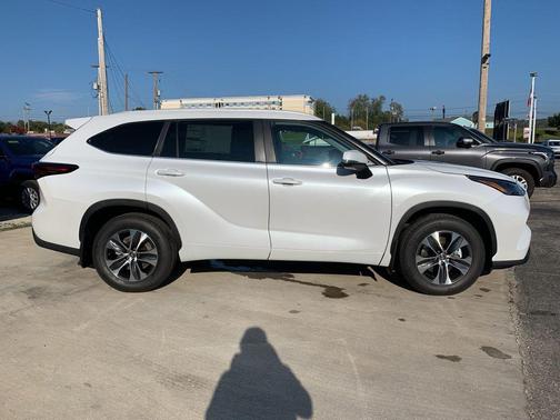 2026 Toyota Highlander XLE