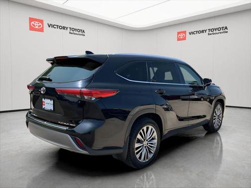 2022 Toyota Highlander Platinum