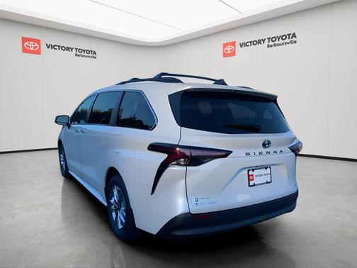 2025 Toyota Sienna XLE 7 Passenger