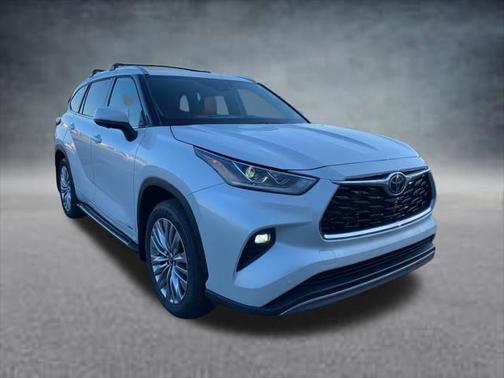 2025 Toyota Highlander Hybrid Platinum