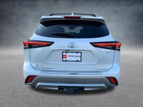 2025 Toyota Highlander Hybrid Platinum