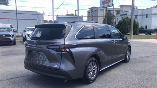 Predawn Gray Mica 2023 Toyota Sienna XLE