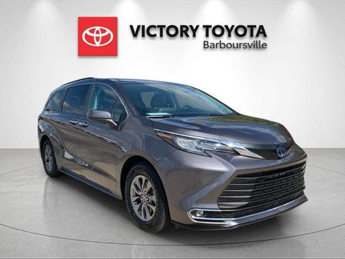 2023 Toyota Sienna XLE