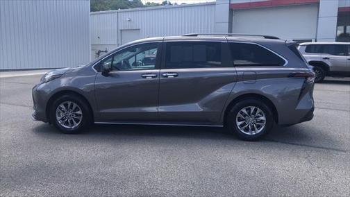Predawn Gray Mica 2023 Toyota Sienna XLE