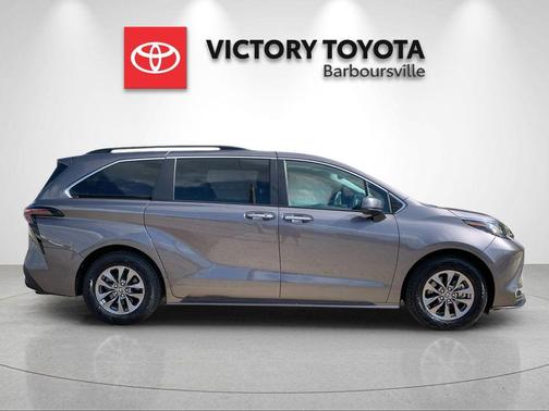 2023 Toyota Sienna XLE