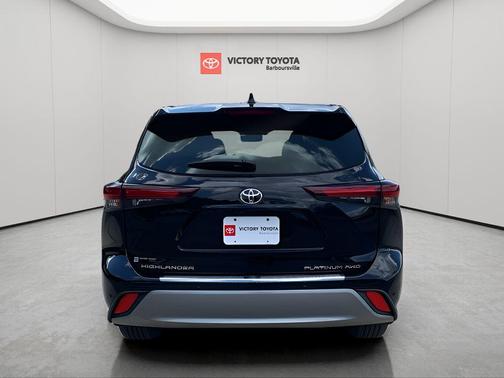 2025 Toyota Highlander Platinum