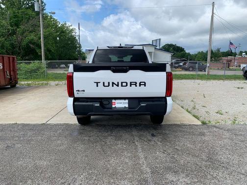 Ice Cap 2023 Toyota Tundra SR