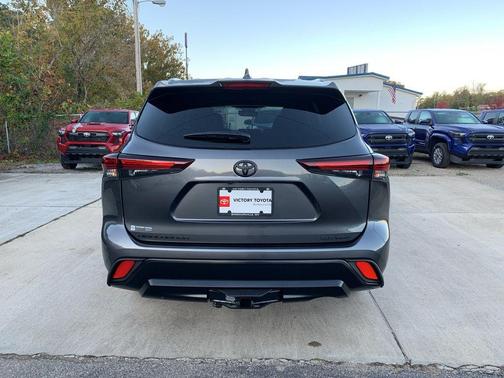 2025 Toyota Highlander XLE