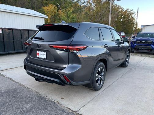 2025 Toyota Highlander XLE