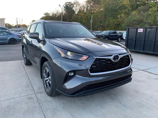 2025 Toyota Highlander XLE