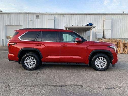 2023 Toyota Sequoia SR5