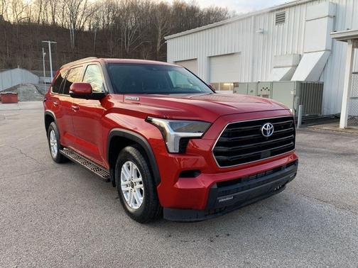 2023 Toyota Sequoia SR5