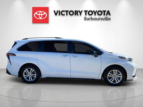 2022 Toyota Sienna XSE 7 Passenger