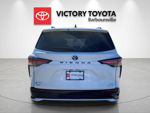 2022 Toyota Sienna XSE 7 Passenger