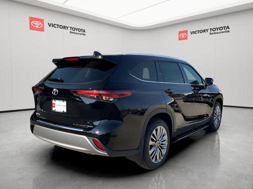 2025 Toyota Highlander Platinum