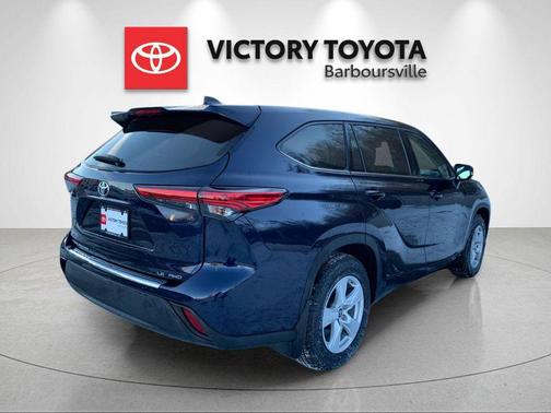 2022 Toyota Highlander LE