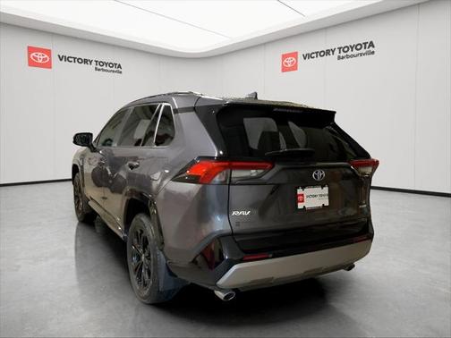 2022 Toyota RAV4 Hybrid SE