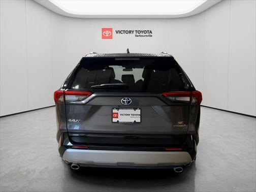 2022 Toyota RAV4 Hybrid SE