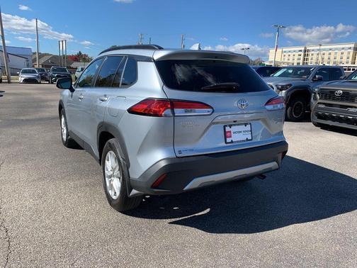 2024 Toyota Corolla Cross LE