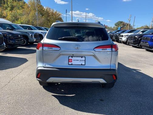 2024 Toyota Corolla Cross LE