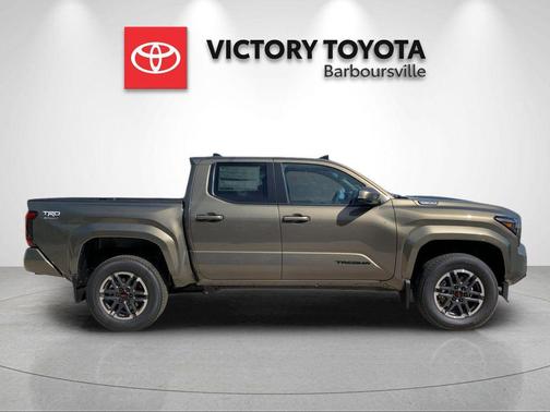 Bronze 2026 Toyota Tacoma Hybrid TRD Sport