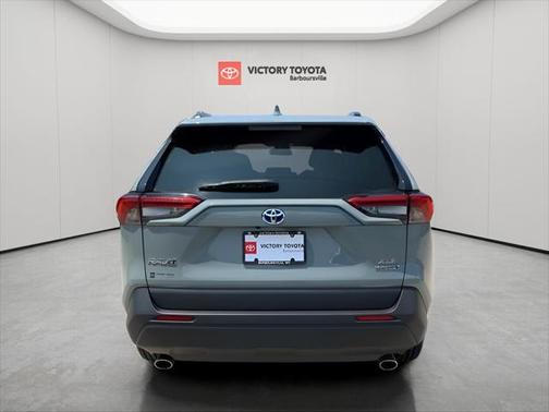 2022 Toyota RAV4 Hybrid XLE