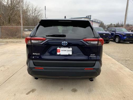 2022 Toyota RAV4 Hybrid XLE