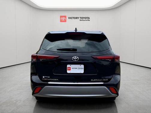 2025 Toyota Highlander Platinum