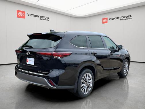 2025 Toyota Highlander Platinum