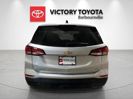 Silver Ice Metallic 2022 Chevrolet Equinox LS