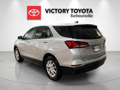 Silver Ice Metallic 2022 Chevrolet Equinox LS