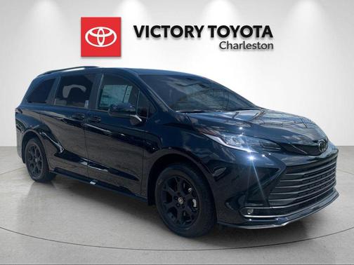 Midnight Black Metallic 2026 Toyota Sienna Woodland Edition