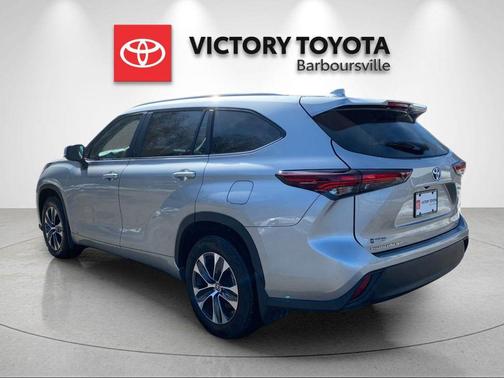 2024 Toyota Highlander Hybrid XLE