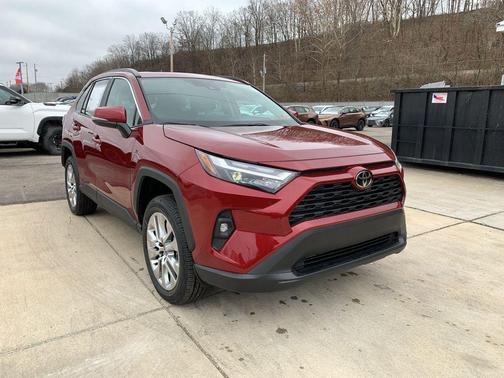 2025 Toyota RAV4 XLE Premium