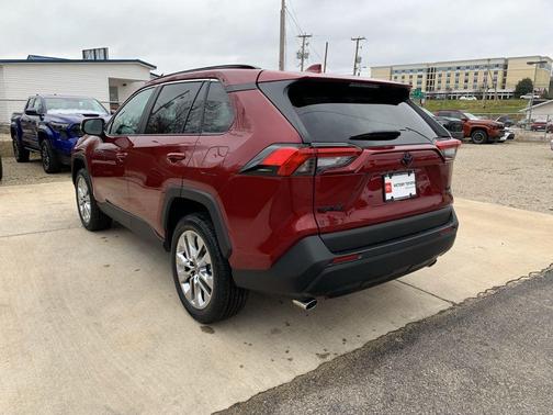 2025 Toyota RAV4 XLE Premium