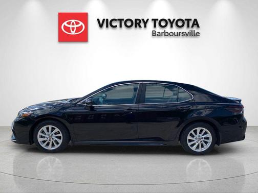 Midnight Black 2024 Toyota Camry SE