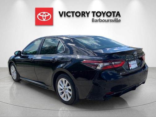 Midnight Black 2024 Toyota Camry SE