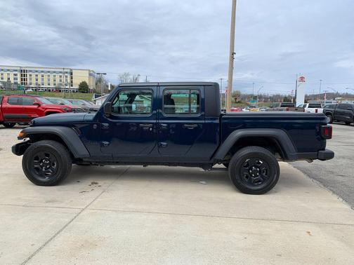 2025 Jeep Gladiator Sport