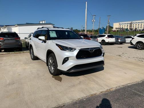 2025 Toyota Highlander Hybrid Platinum