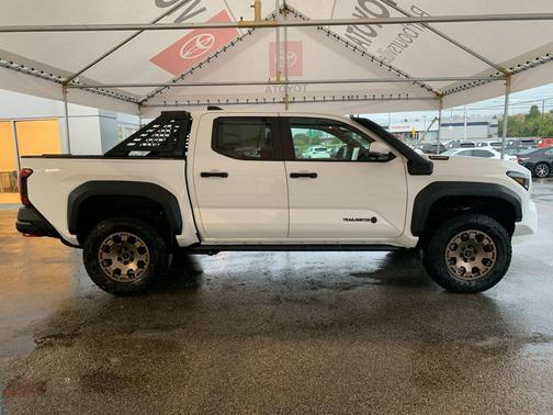 2025 Toyota Tacoma Hybrid Trailhunter