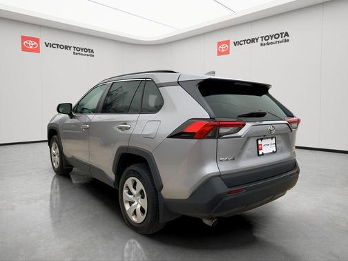 2020 Toyota RAV4 LE