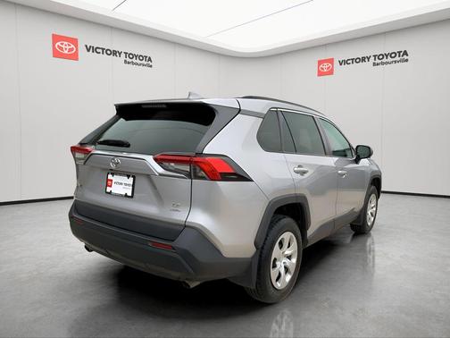 2020 Toyota RAV4 LE