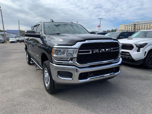 2021 RAM 2500 Tradesman Crew Cab 4x4 6'4' Box