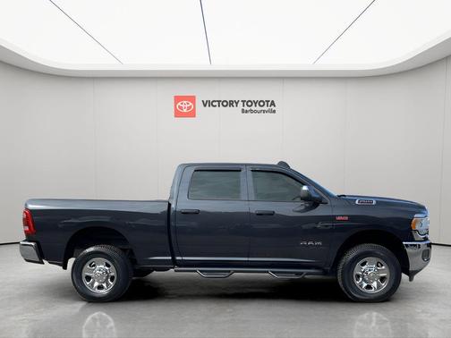 2021 RAM 2500 Tradesman Crew Cab 4x4 6'4' Box