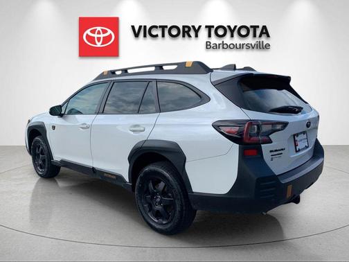 Crystal White Pearl 2023 Subaru Outback Wilderness