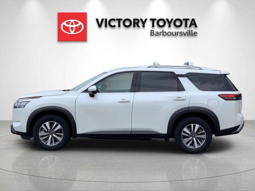 Pearl White Tricoat 2023 Nissan Pathfinder SL 4WD