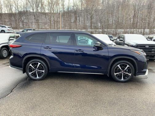 2022 Toyota Highlander XSE