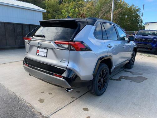 2025 Toyota RAV4 Hybrid SE