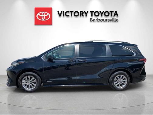 Midnight Black Metallic 2021 Toyota Sienna LE